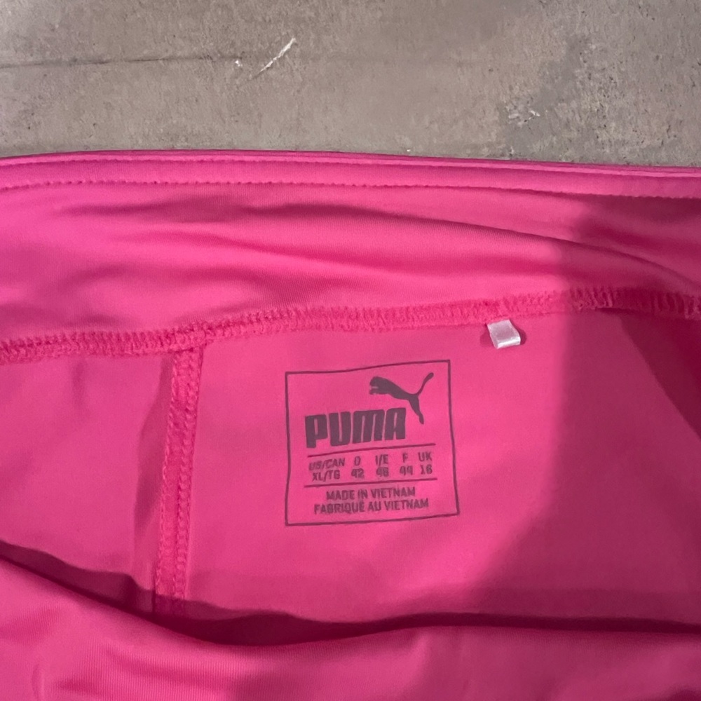 Women’s Puma Golf bright Pink knit Skirt with removable shorts - Picture 4 of 4